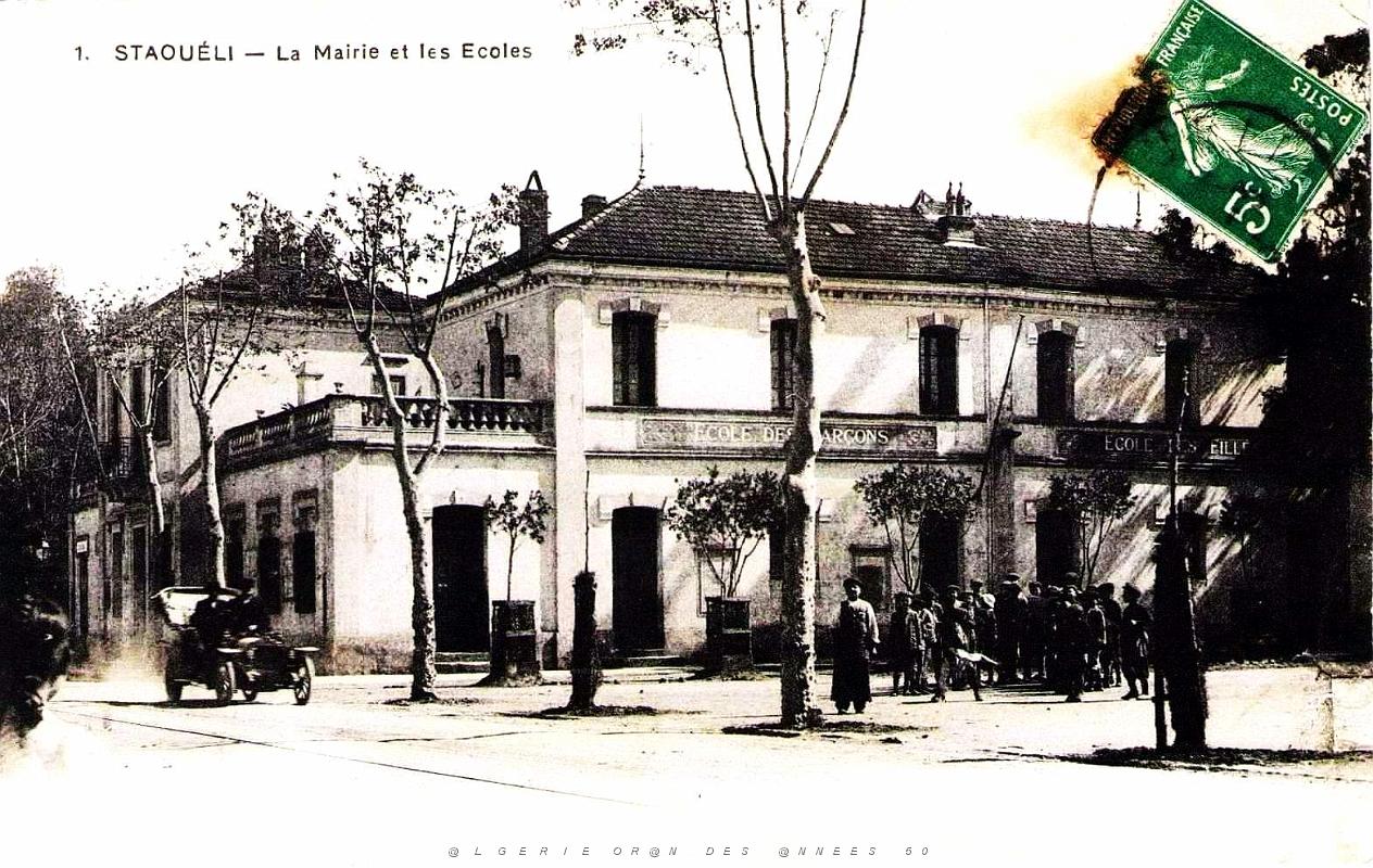 293- Staoueli - La mairie et les ecoles.JPG
